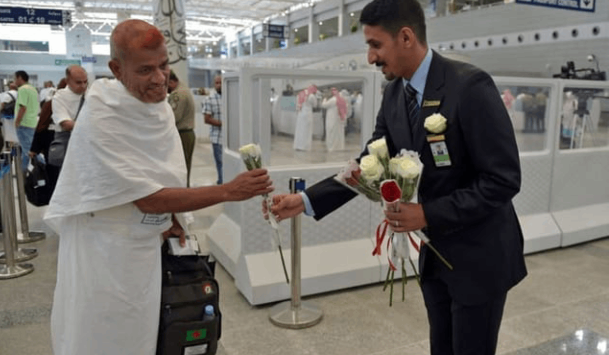 Saudi Arabia launches mobile passport counters for Hajj pilgrims